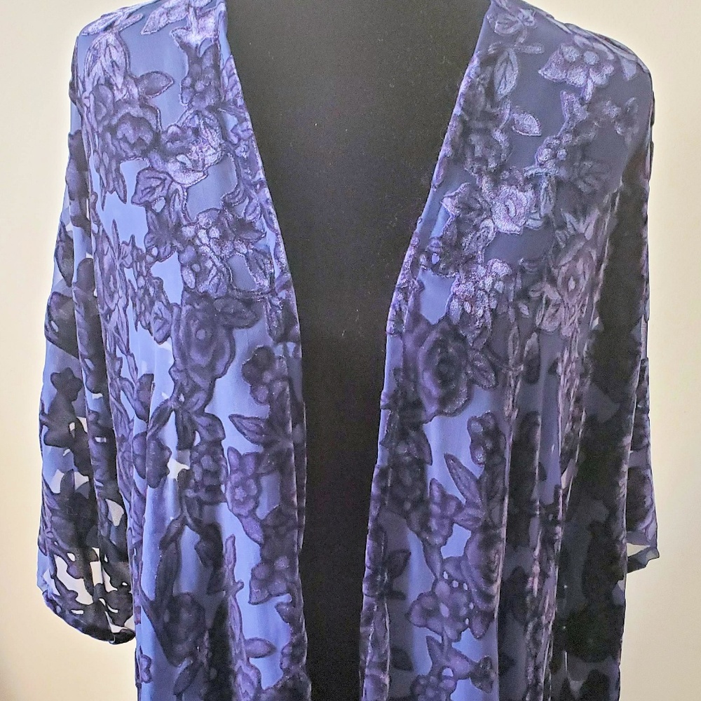 Velvet and sheer kimono